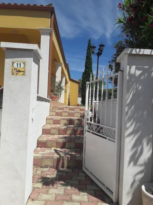 Maison Dans Une Propriete Avec Une Cour Corneilhan Exterior photo